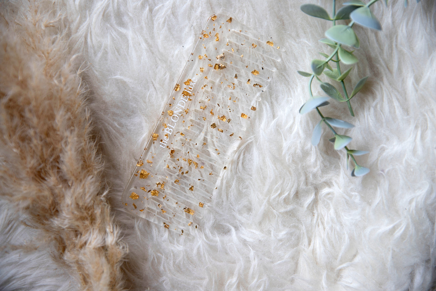 Luxe wide toothed comb